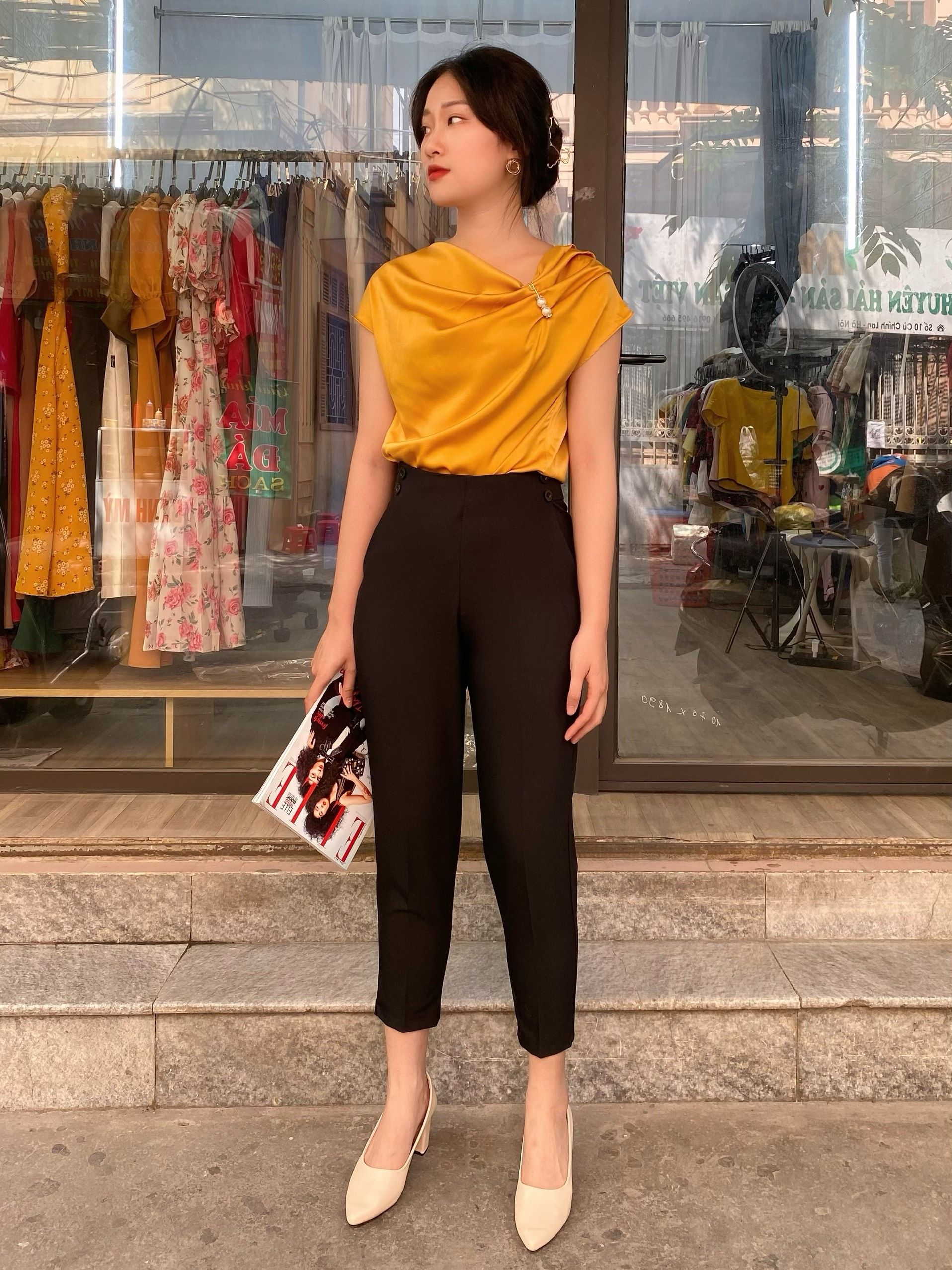 Sơ mi cổ xếp lệch tay chờm - Vàng - S