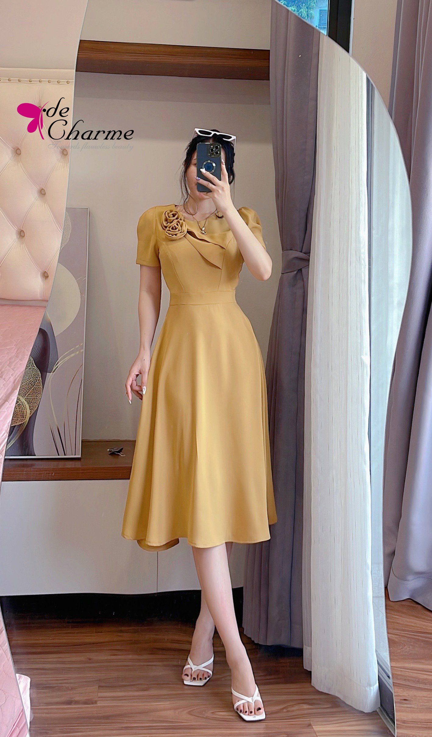 Đầm xòe ly chéo ngực đính hoa - Vàng - S