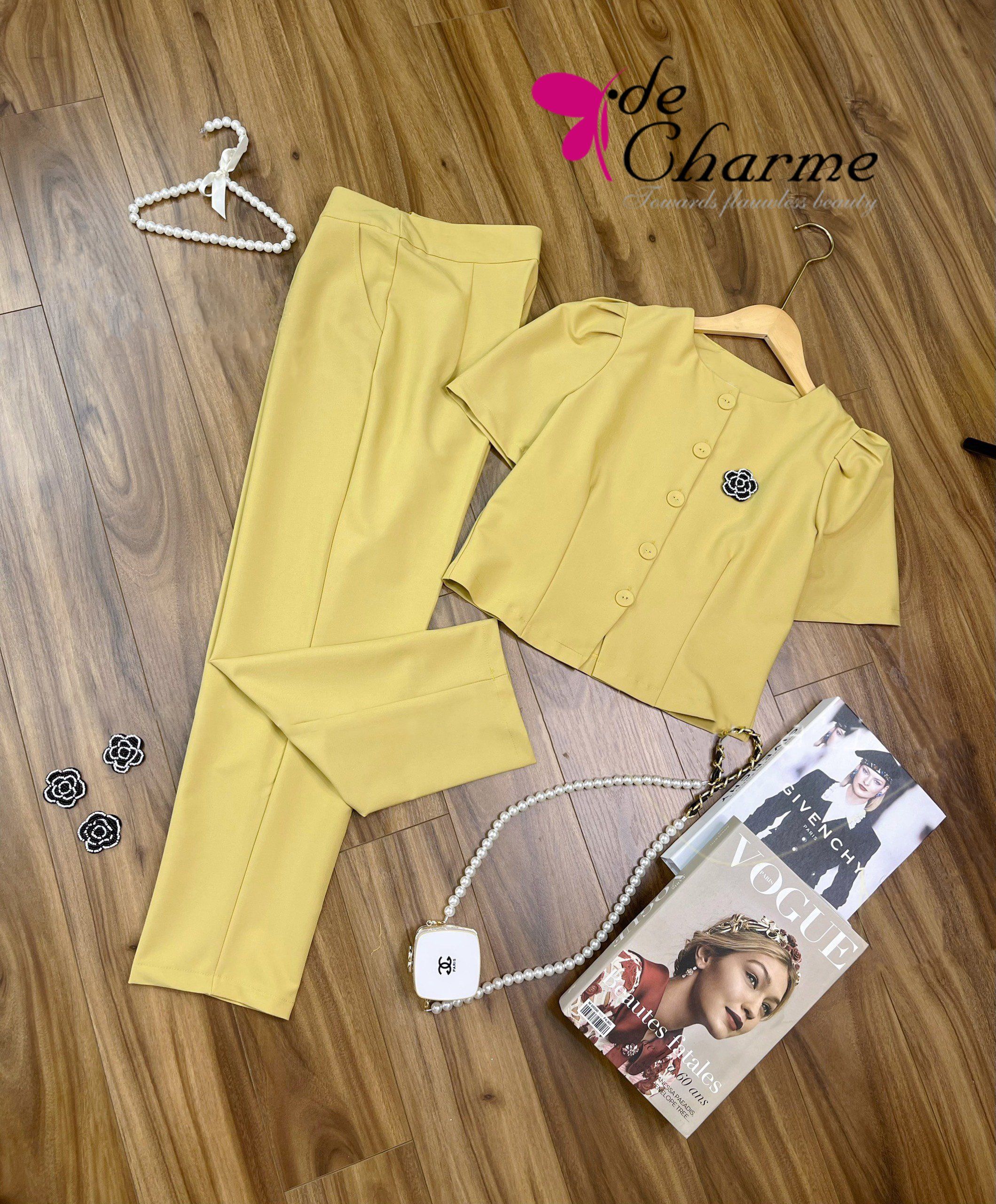 Set áo cổ tròn cúc bọc + quần baggy - Vàng - M