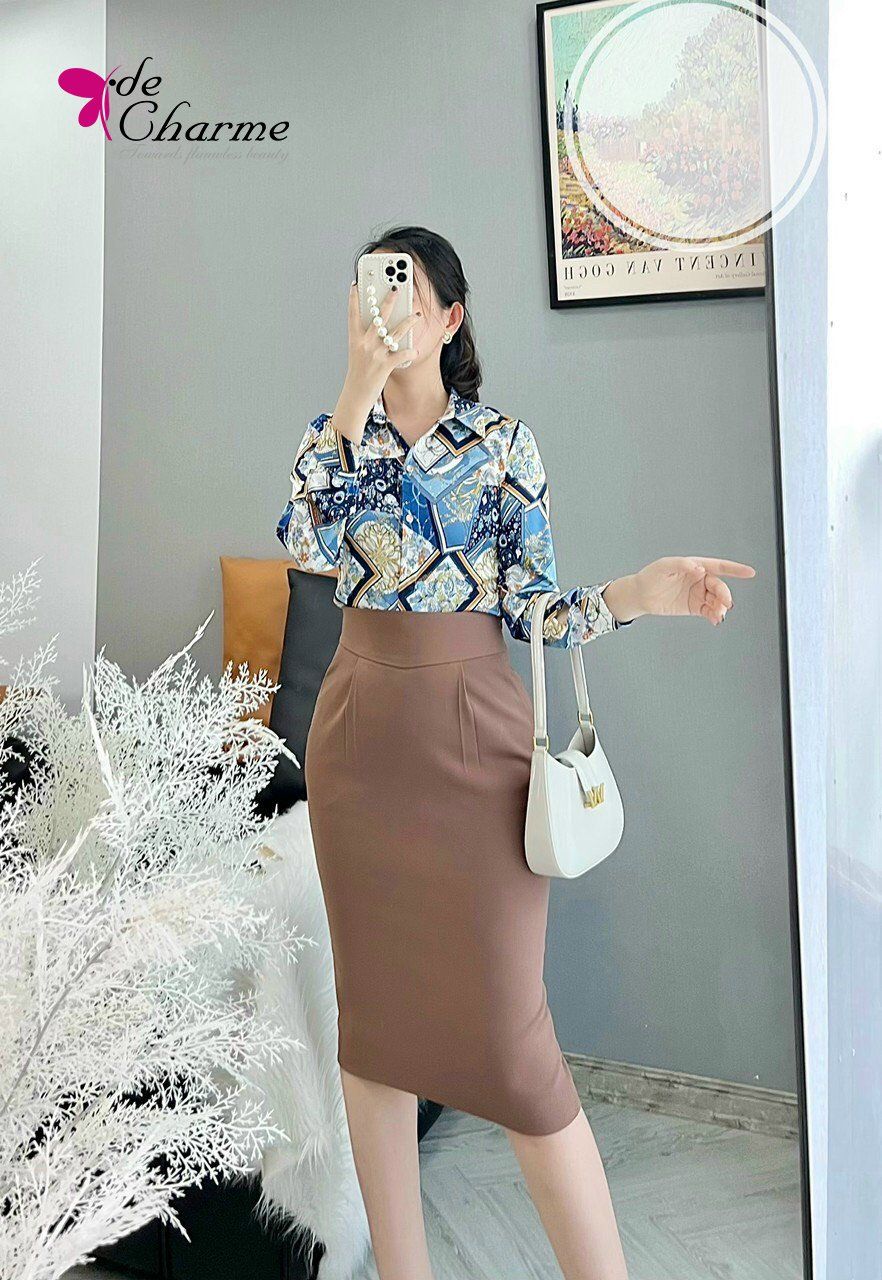 Chân váy bút chì cạp bổ V - Nâu - S