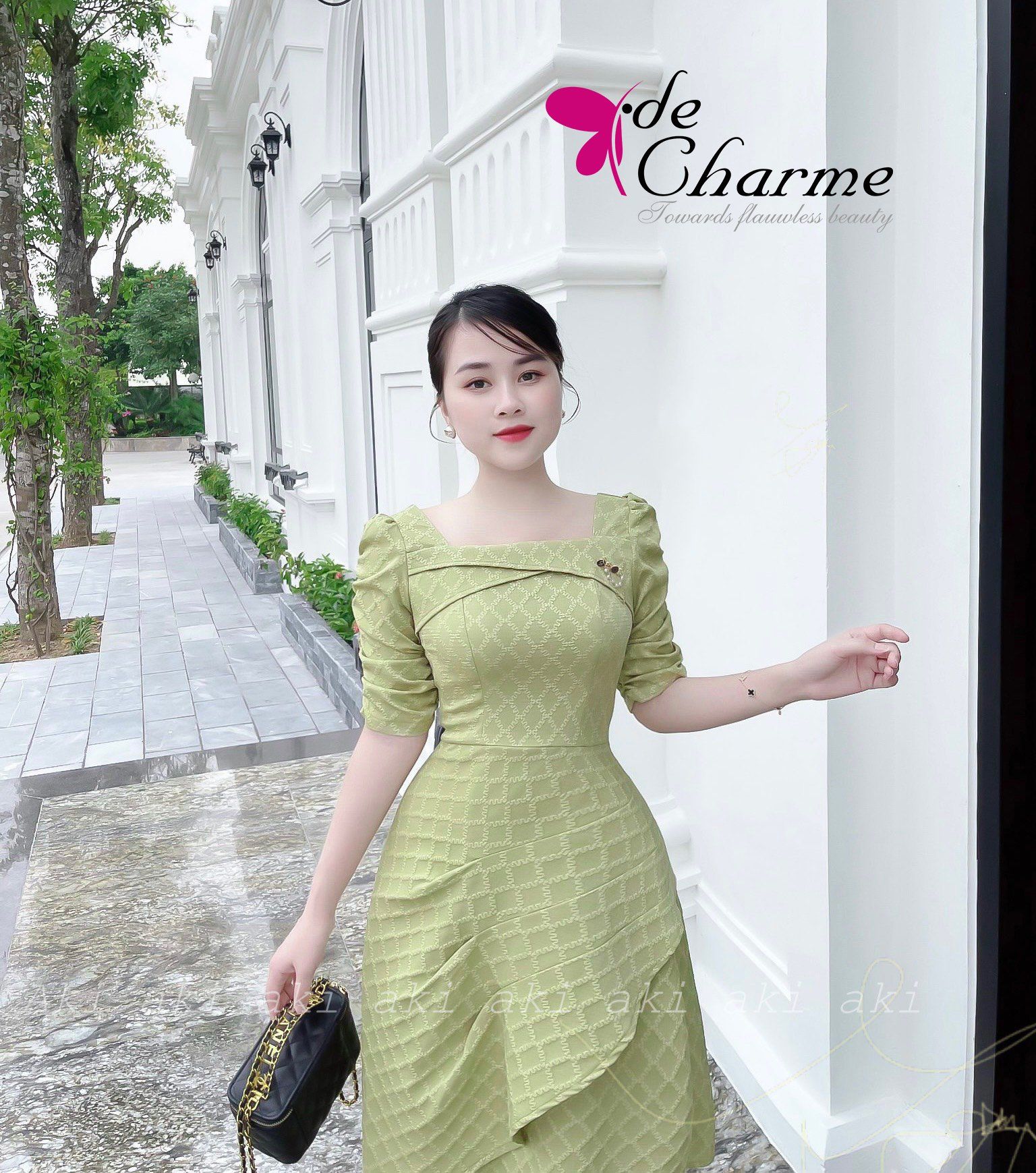 Đầm cổ vuông chân xếp xéo - Xanh lá cây - S