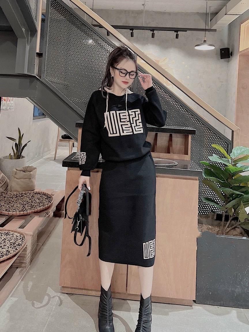 Set áo len mũ + chân váy - Đen - Free size