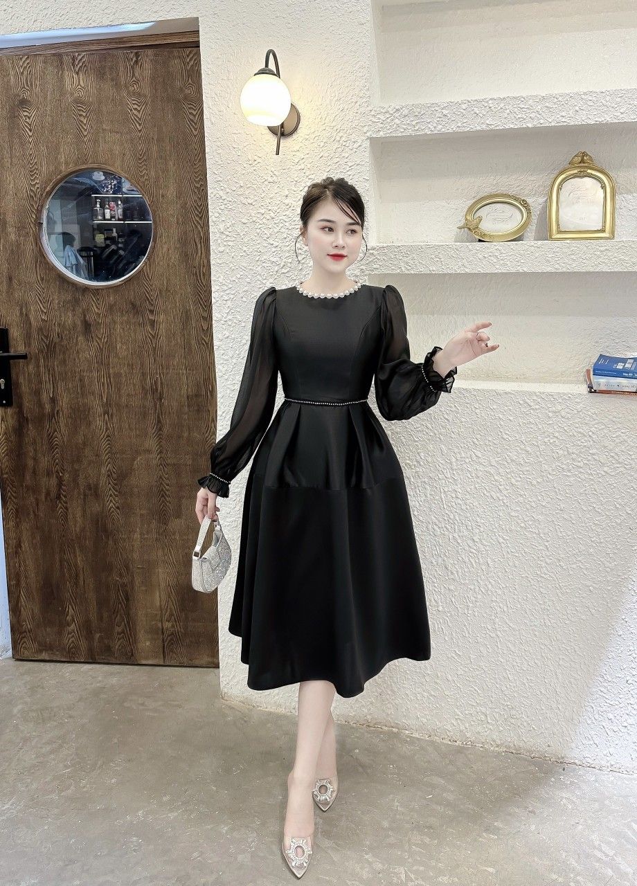 Đầm xòe tay orgaza cổ đính trai - Đen - S