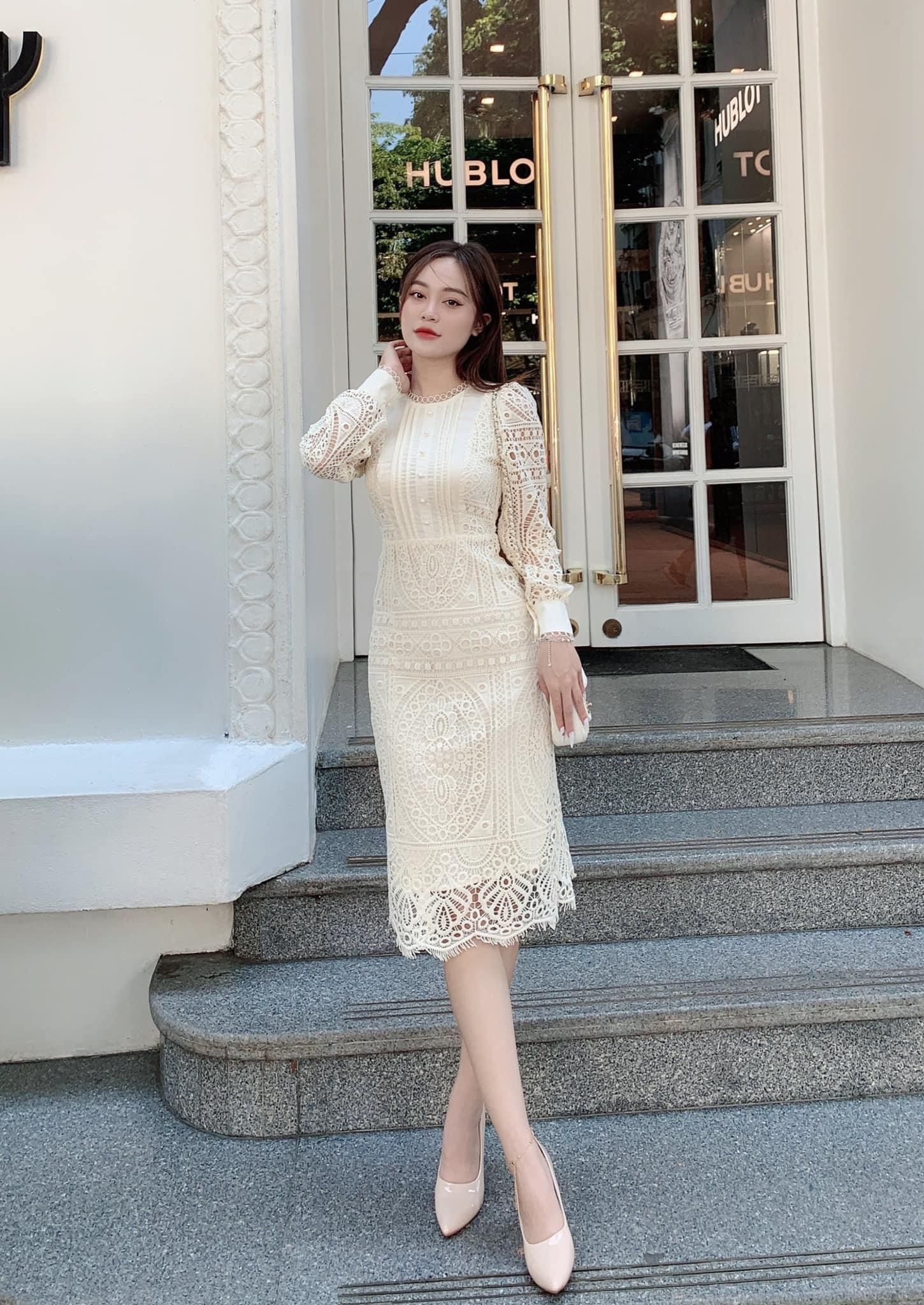 Đầm ren ôm mí thân trước - Be - S