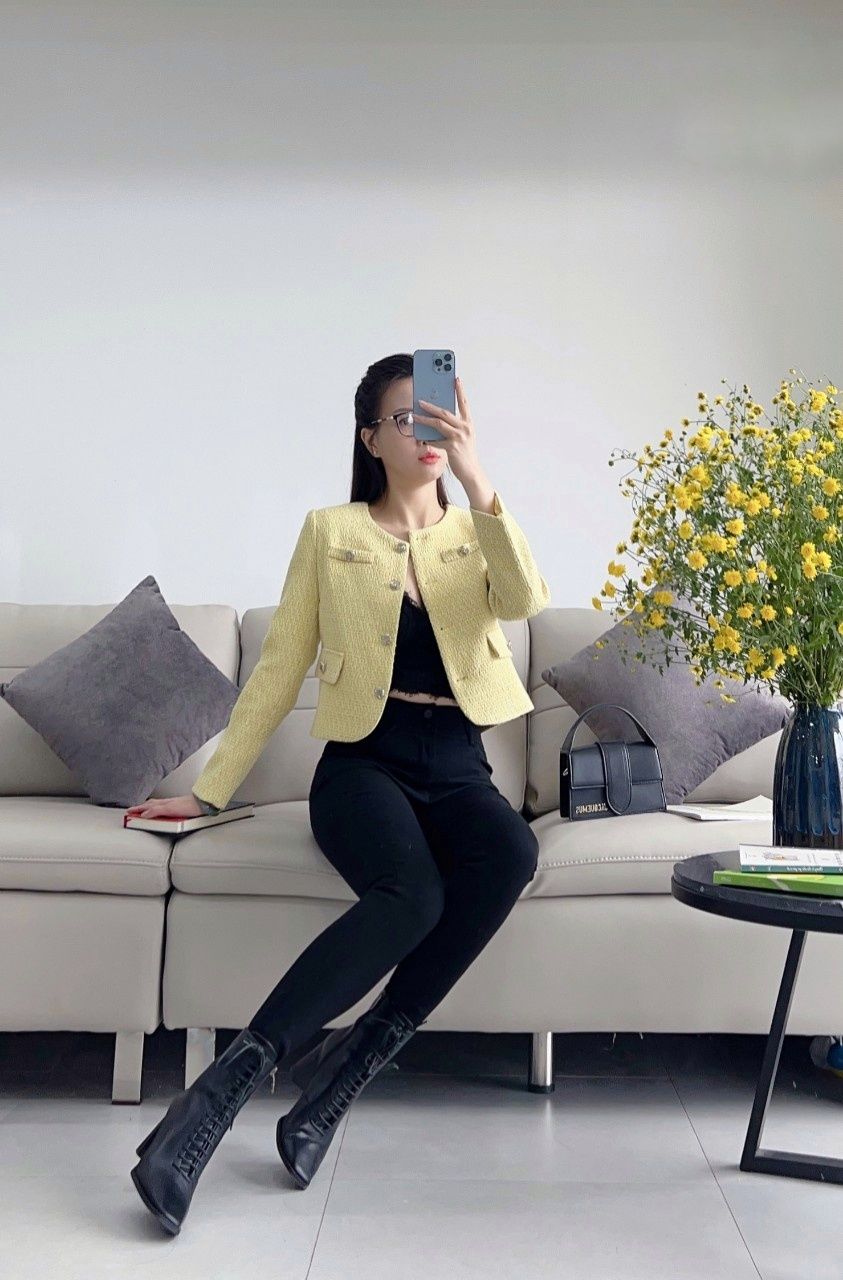 Vest dạ tweed túi cơi khuy đá - Vàng - M