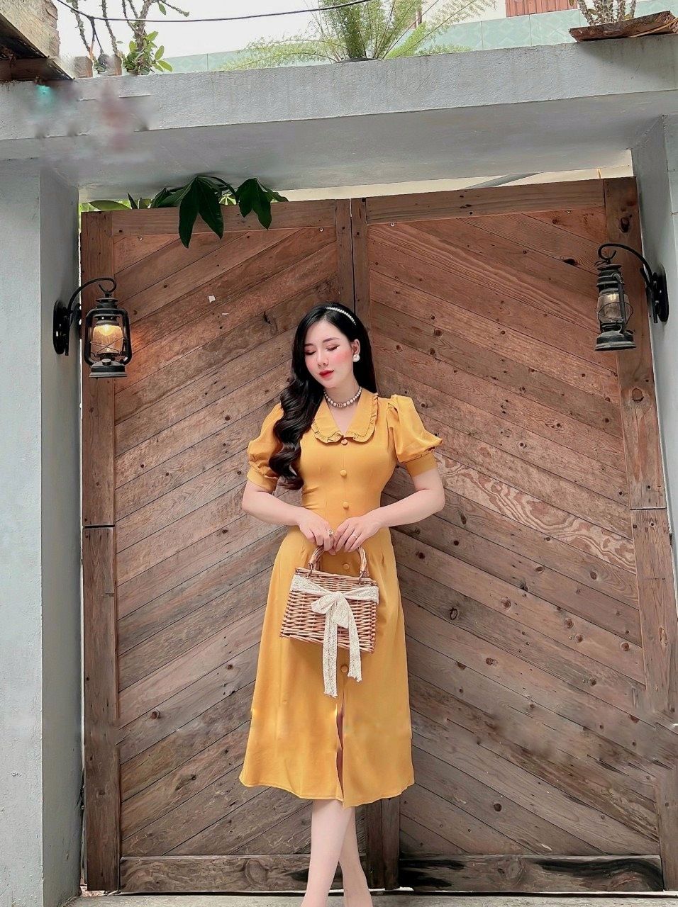 Đầm xòe cổ viền bèo phối cúc bọc - Vàng - L