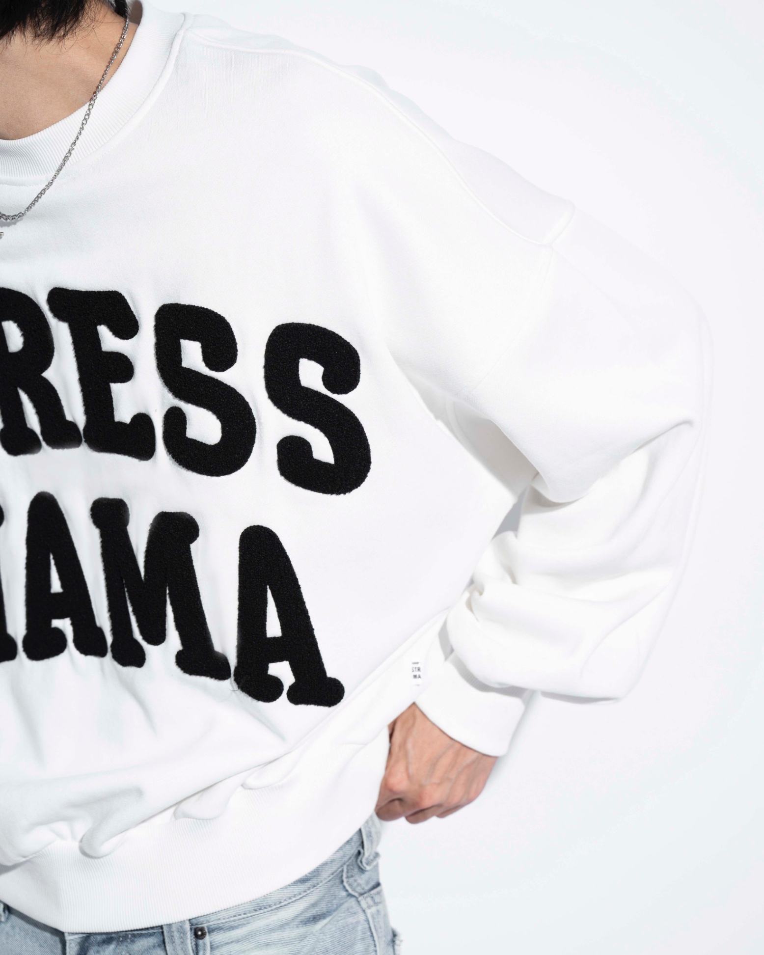 SSMA EMBROIDERY SWEATER - WHITE