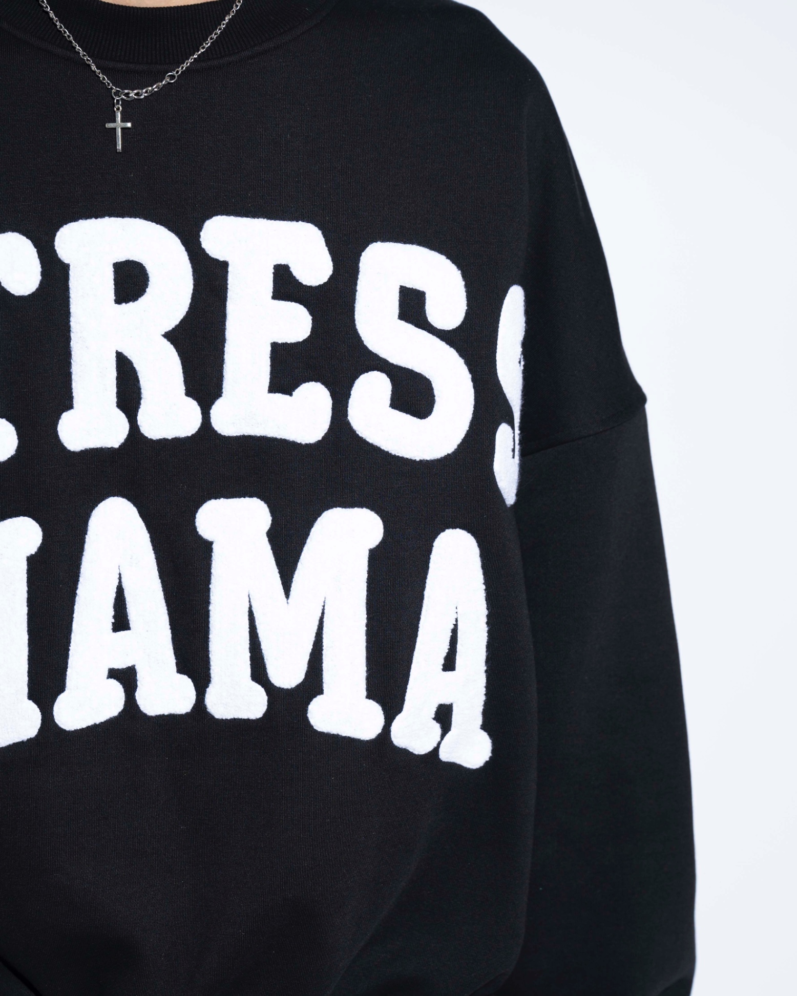 SSMA EMBROIDERY SWEATER - BLACK