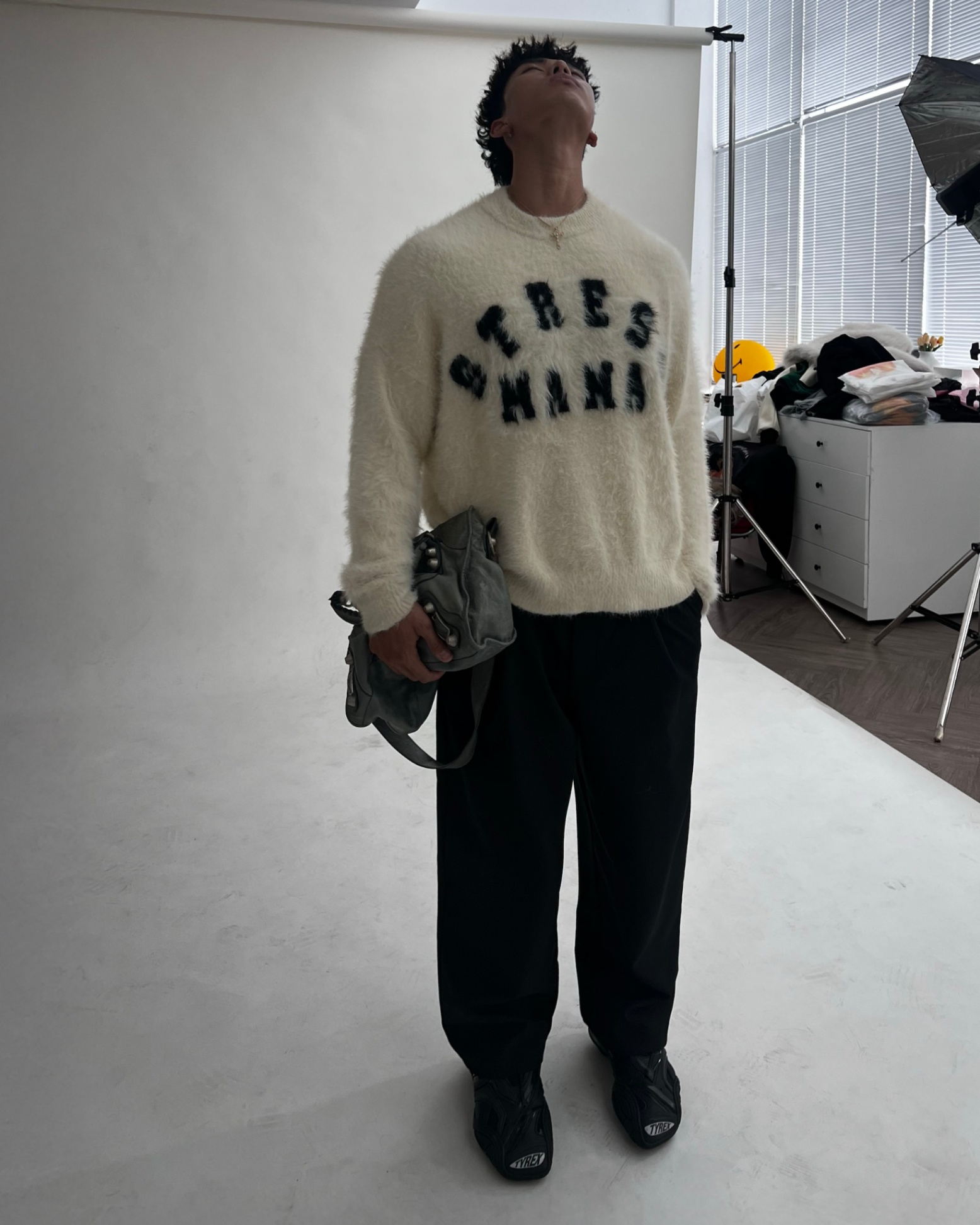 SSMA FUZZY KNIT SWEATER - WHITE