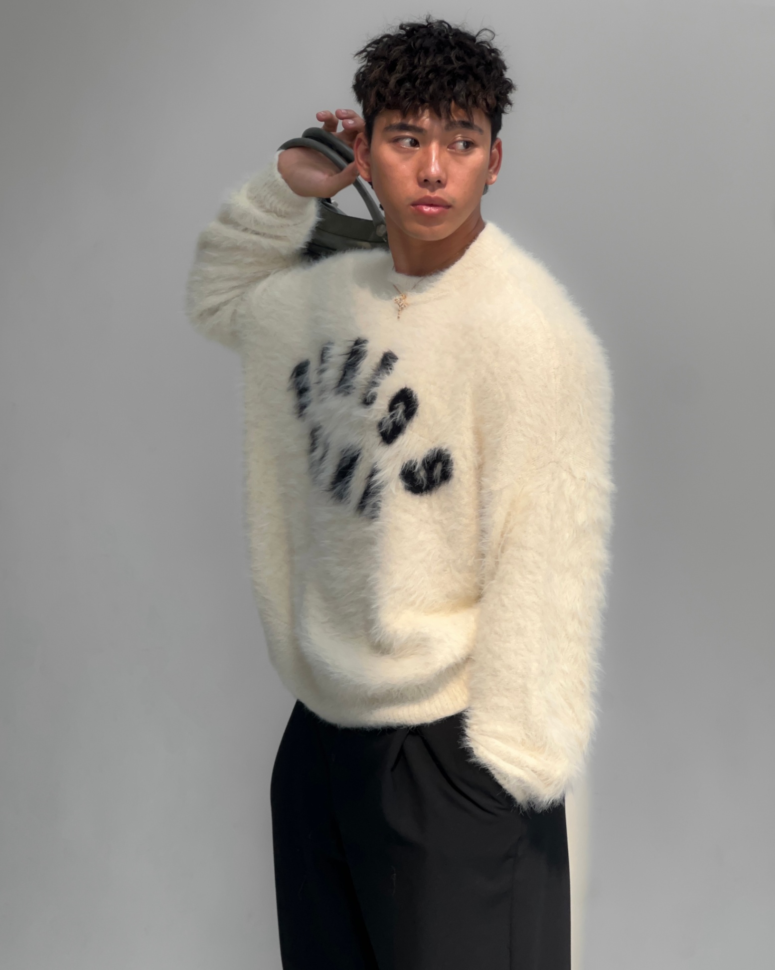 SSMA FUZZY KNIT SWEATER - WHITE