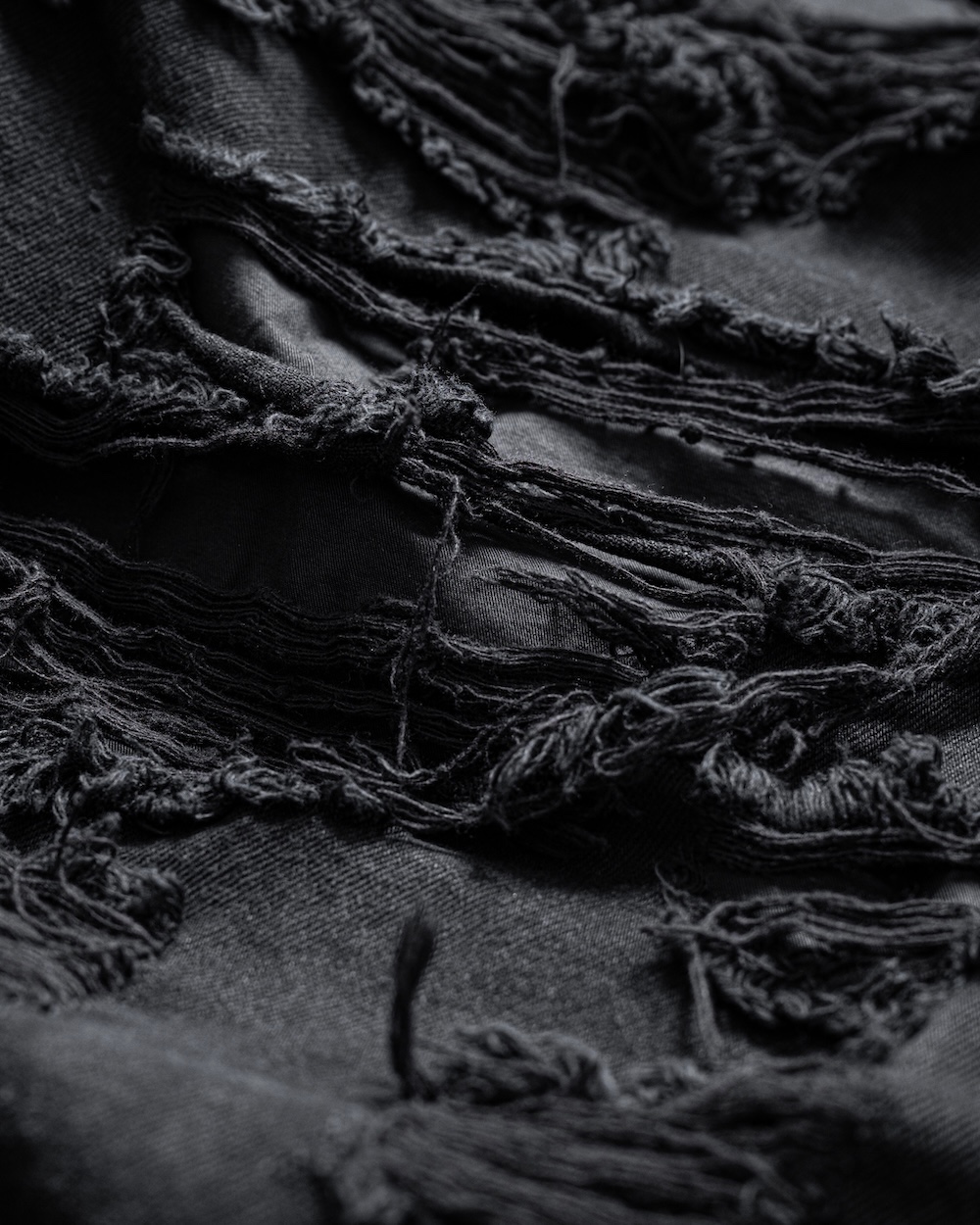 MAMAFIA DISTRESSED JEANS - BLACK
