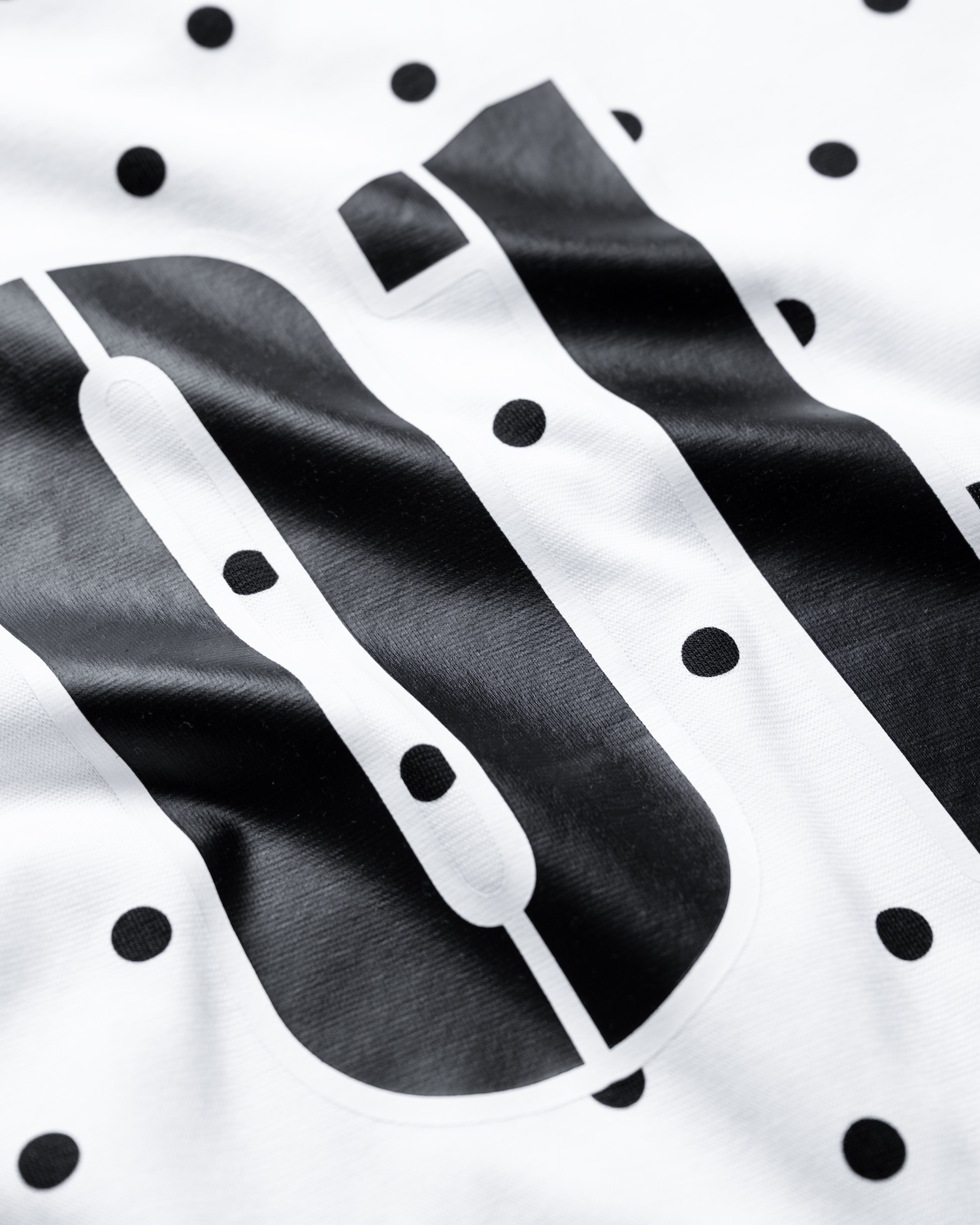 SSMA 01 POLKA DOT SMART FIT T-SHIRT - WHITE