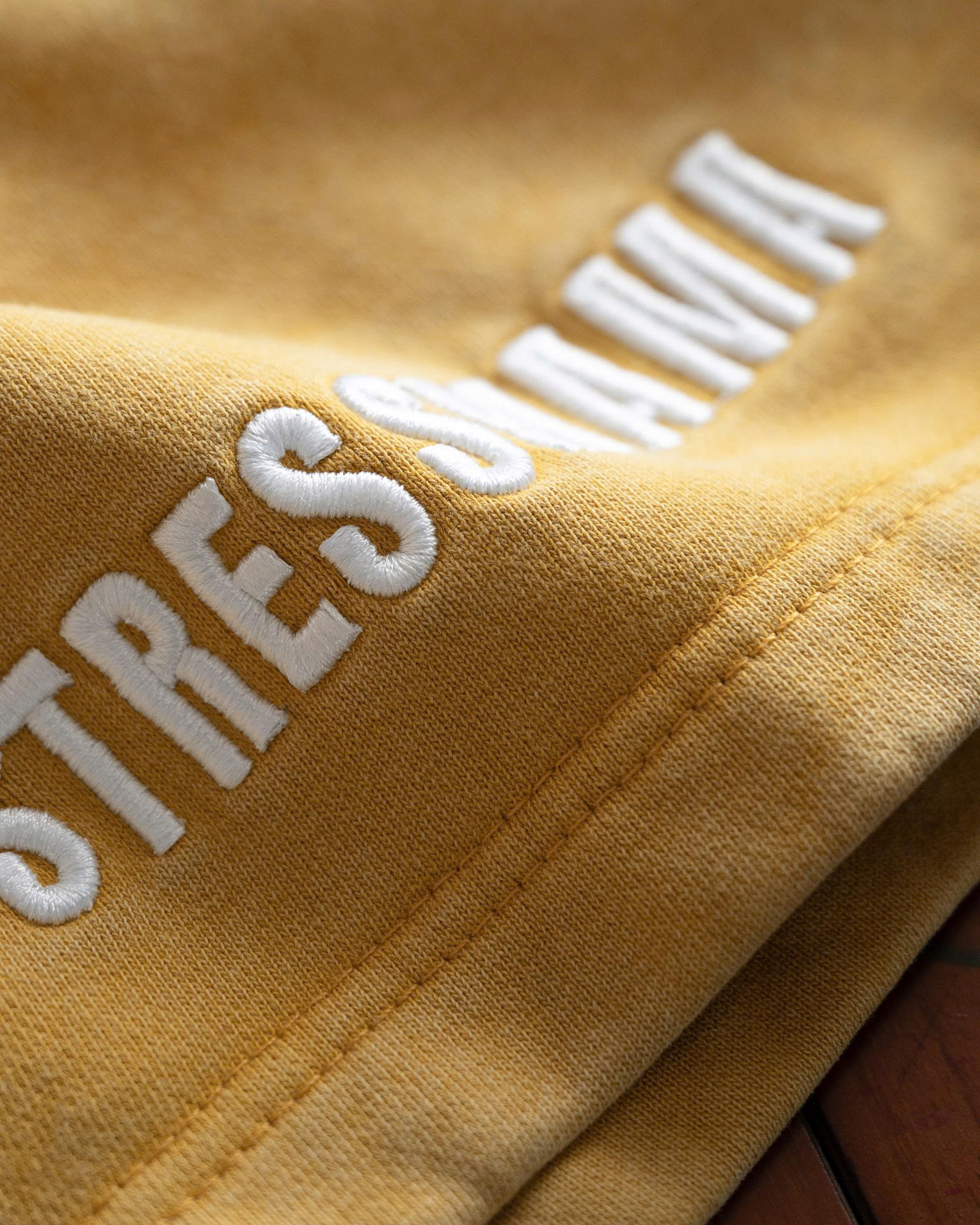 SUMMER26 SSMA WASHED SWEAT SHORTS - YELLOW