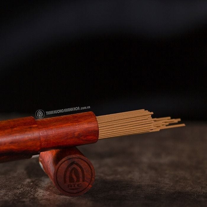 Fortune Agarwood Incense for enjoy (20 cm - 80 stick - 25 minutes) 175212
