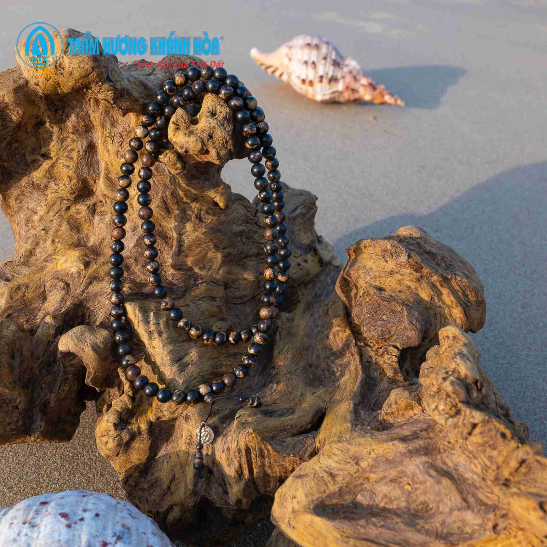 White Oud necklaces (8 mm, 99 beads) 175250