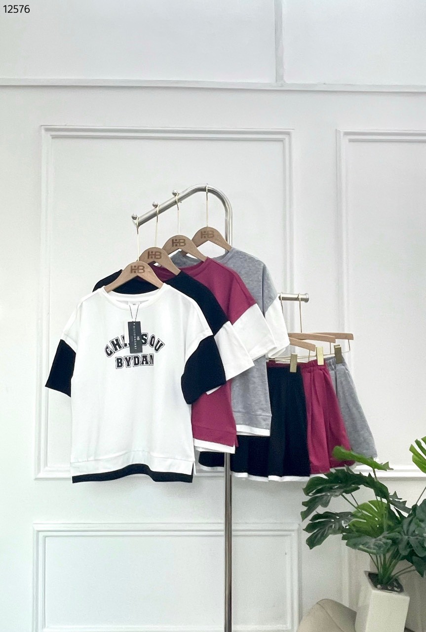 Bộ chân váy xếp ly áo cổ tròn
