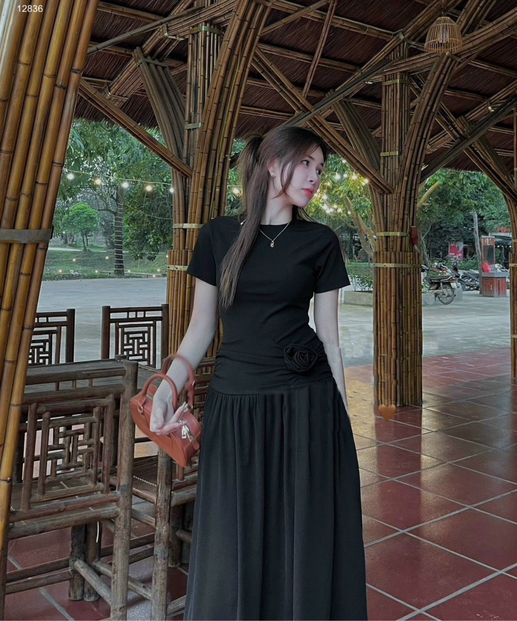 Váy xuông có gắn nơ đi tiệc đi chơi