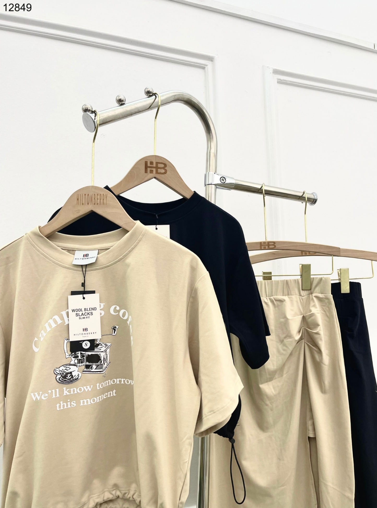 Set croptop chân váy in hình