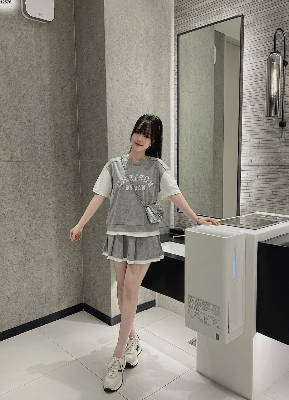 Bộ chân váy xếp ly áo cổ tròn