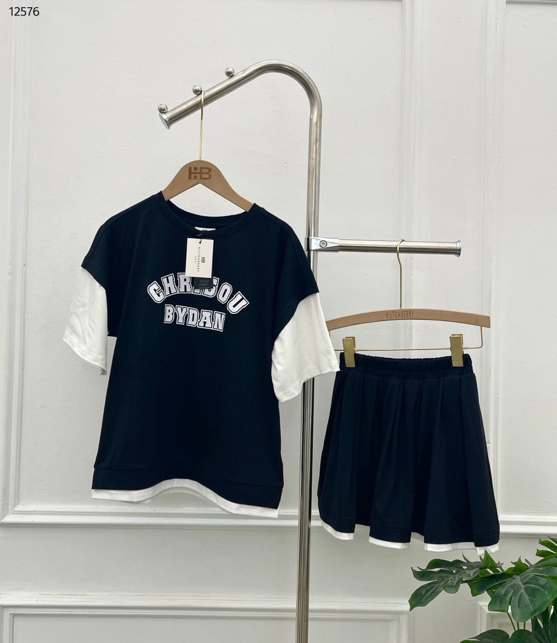 Bộ chân váy xếp ly áo cổ tròn