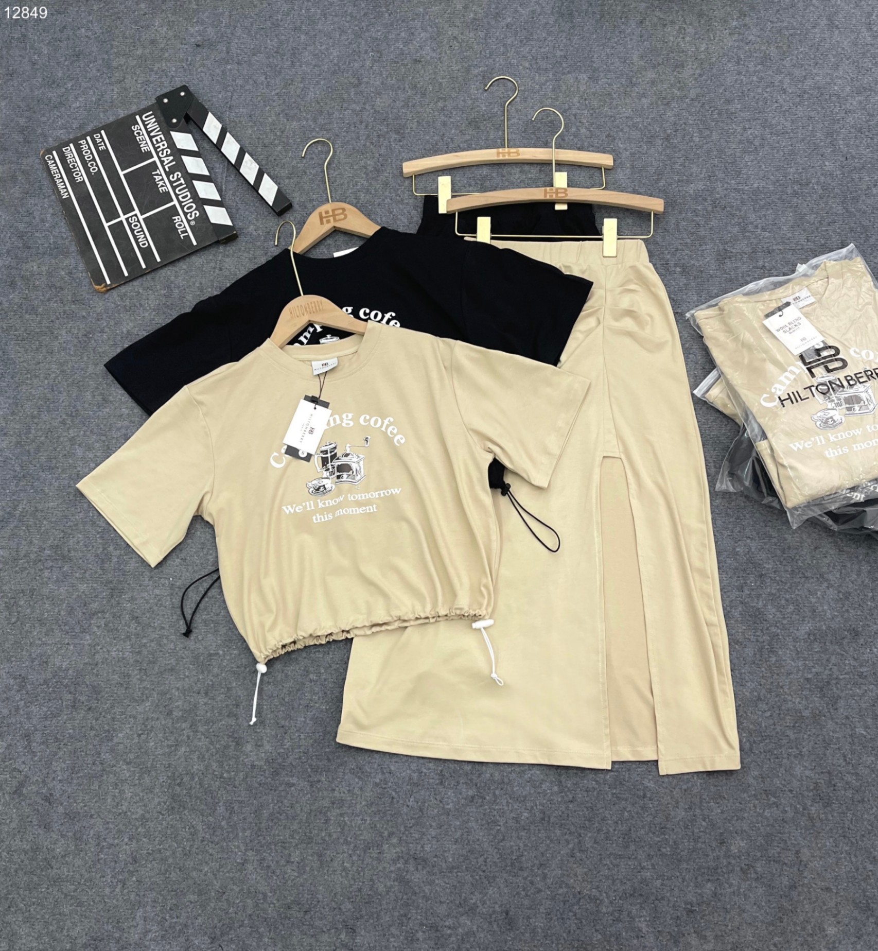 Set croptop chân váy in hình
