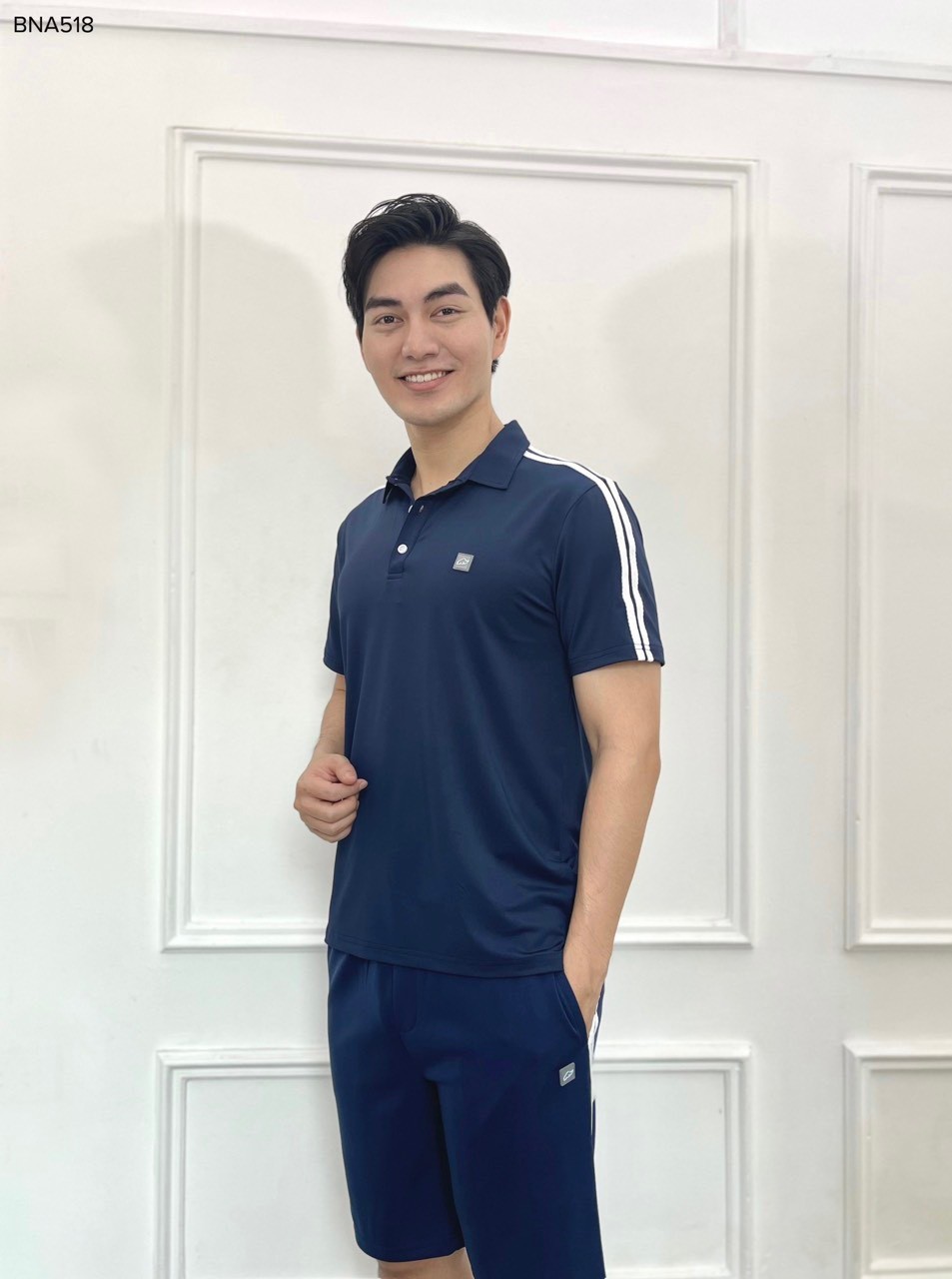 Bộ nam cổ polo phối 2 sọc logo cao su ngực