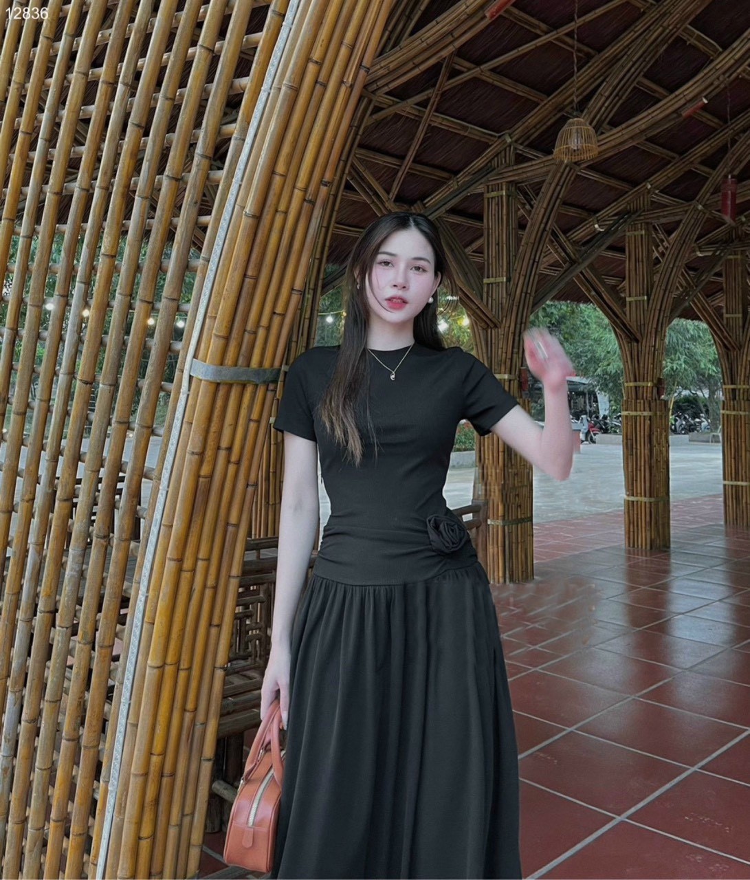 Váy xuông có gắn nơ đi tiệc đi chơi