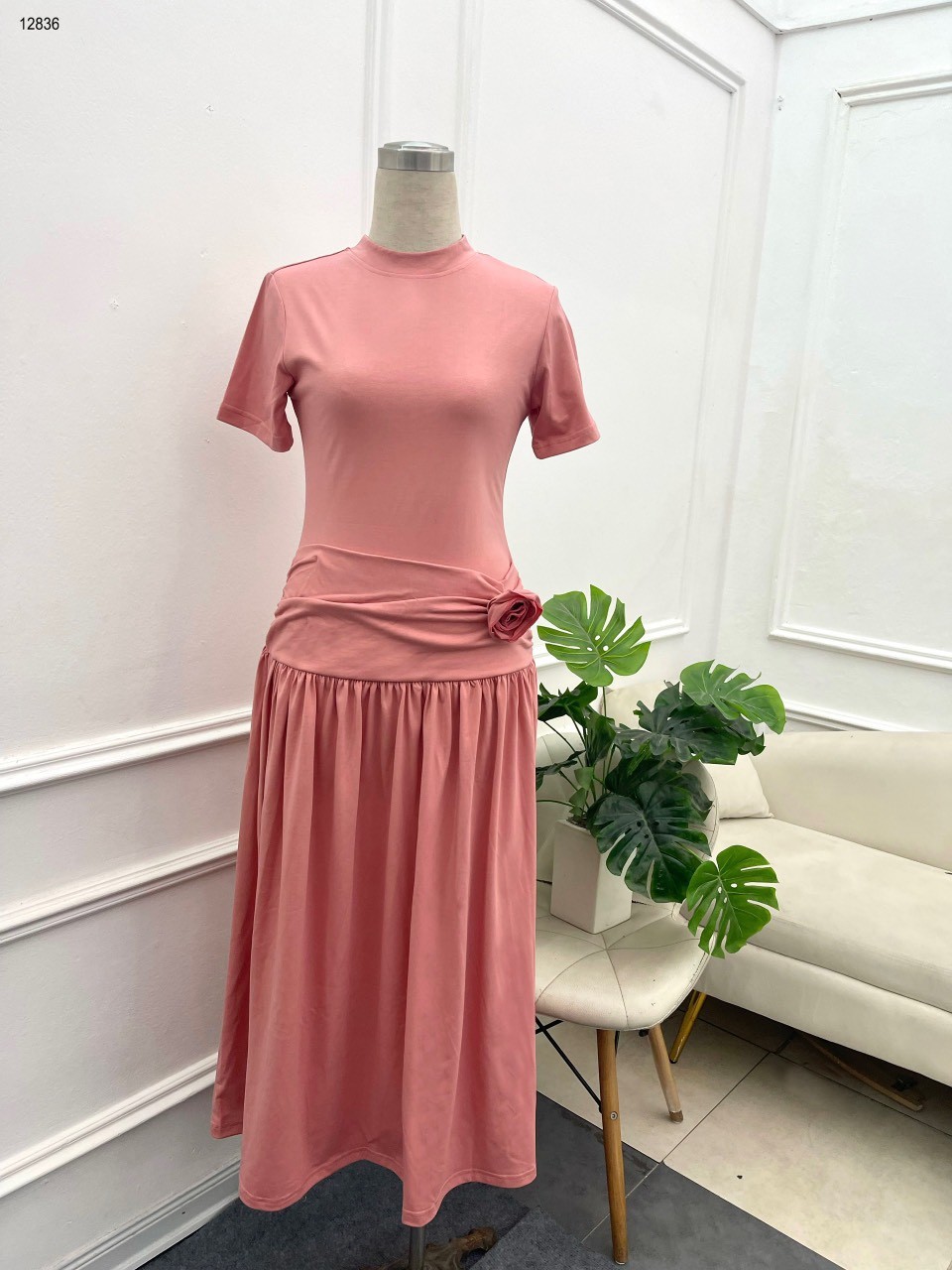 Váy xuông có gắn nơ đi tiệc đi chơi