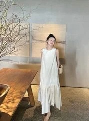 Váy đuôi cá sát nách cổ vuông