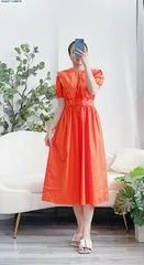 Váy cổ bèo to