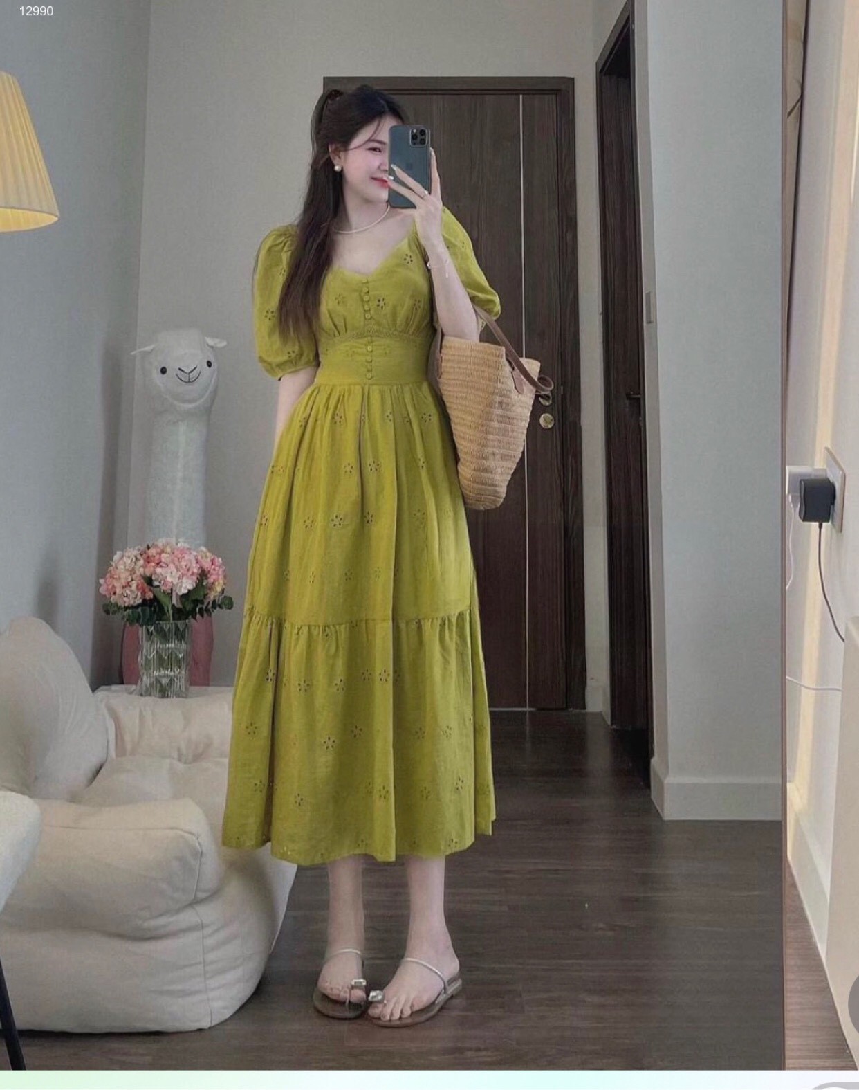 Đầm váy cổ V dáng xoè