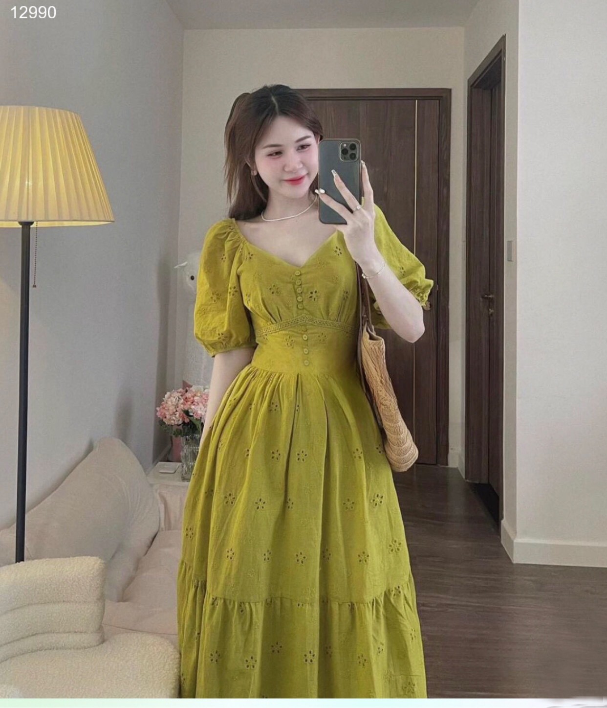 Đầm váy cổ V dáng xoè
