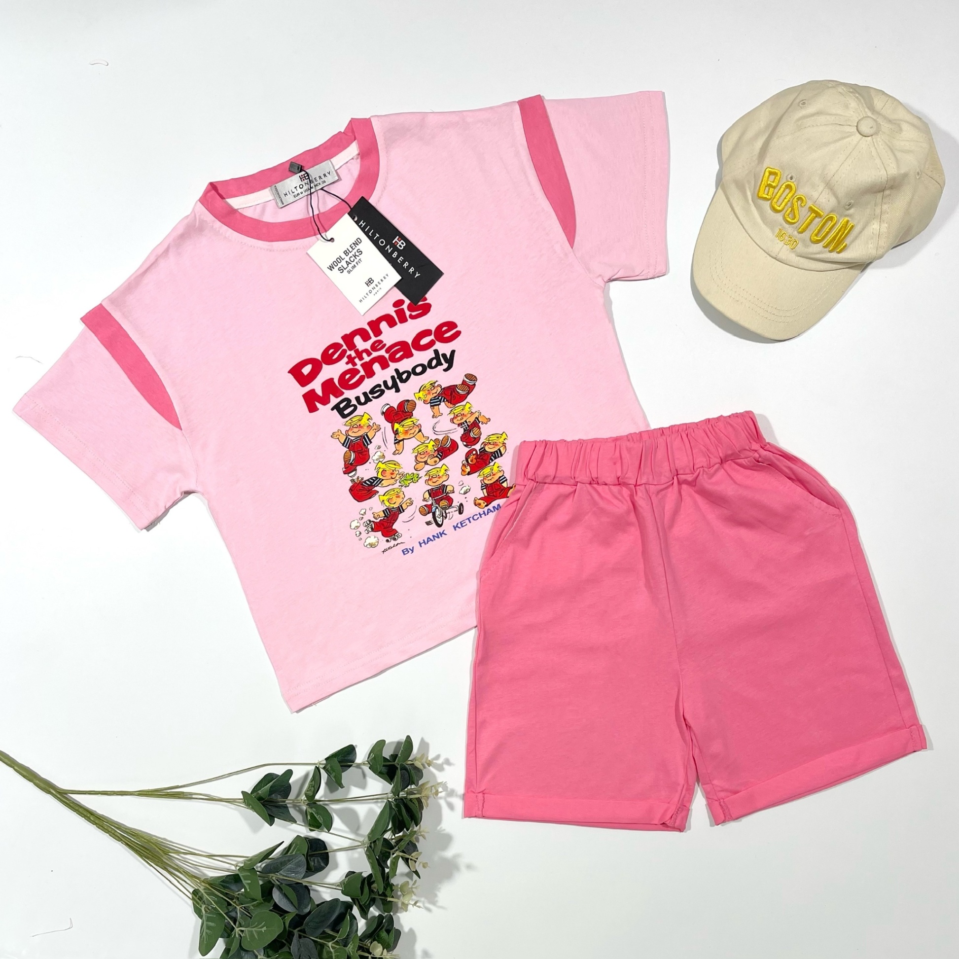 Bộ cotton bé gái in nhiều người Dennis