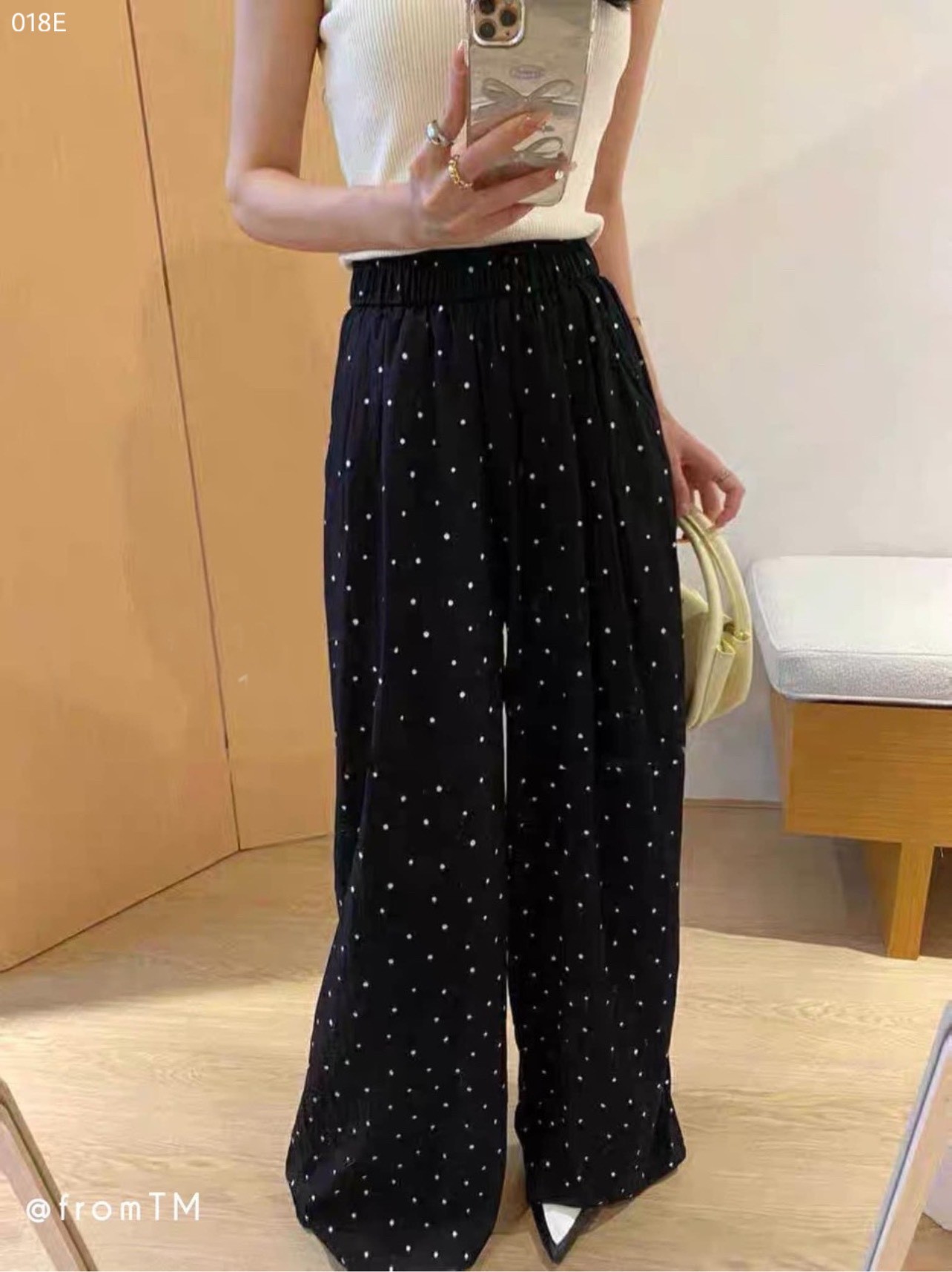 Quần suông chấm bi