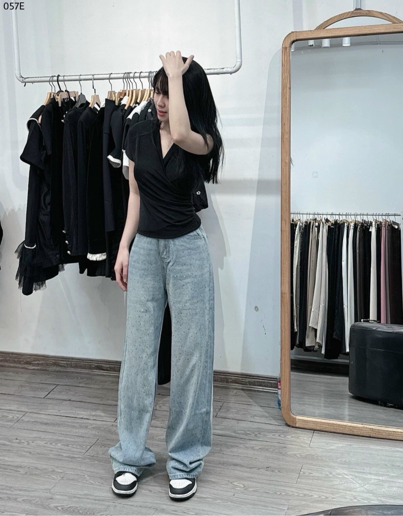 Áo cổ tim 057E