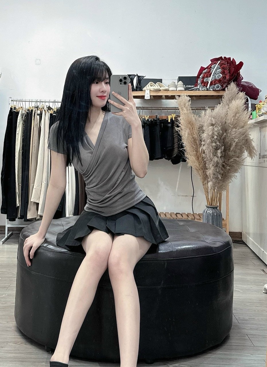 Áo cổ tim 057E