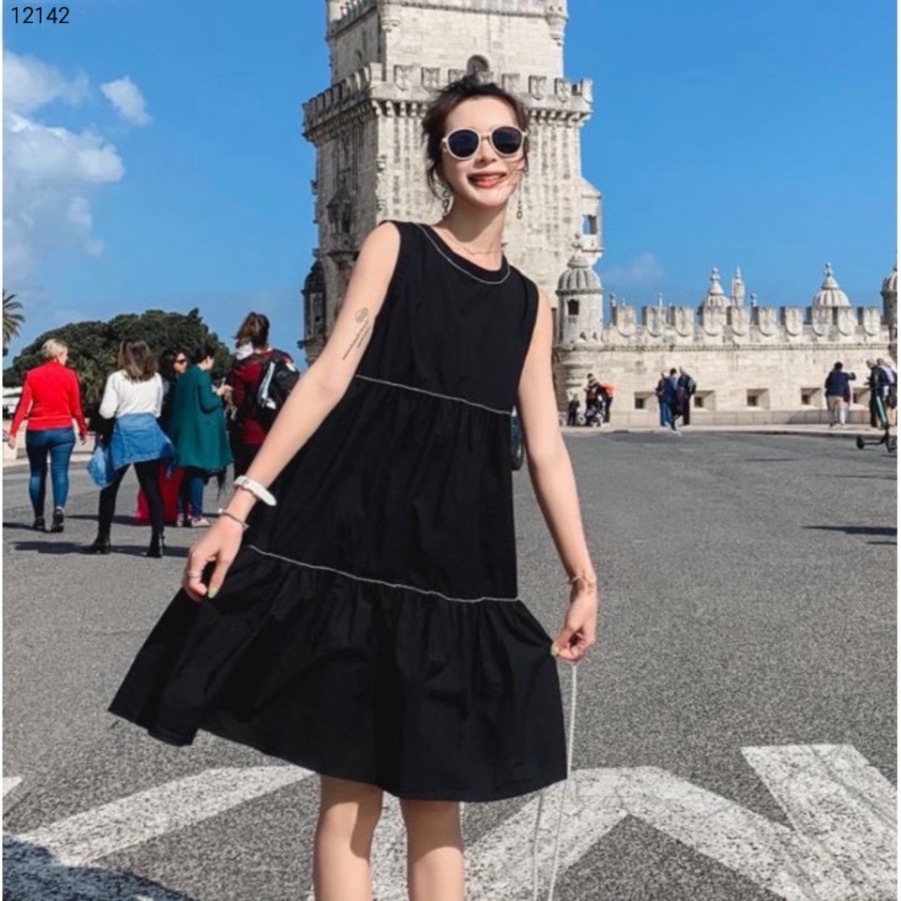 Váy sát nách viền chỉ