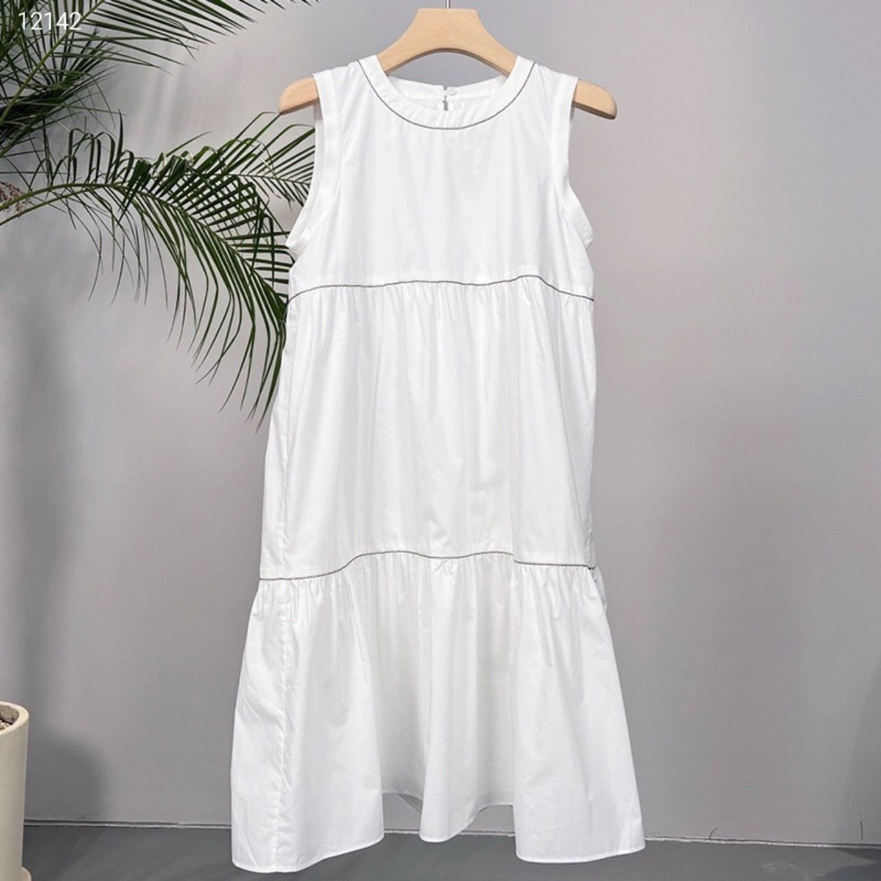 Váy sát nách viền chỉ