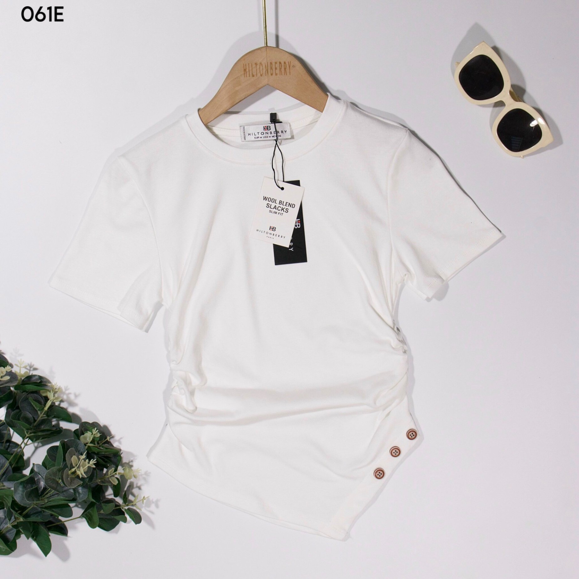 Áo kiểu nữ nhún eo đính cúc