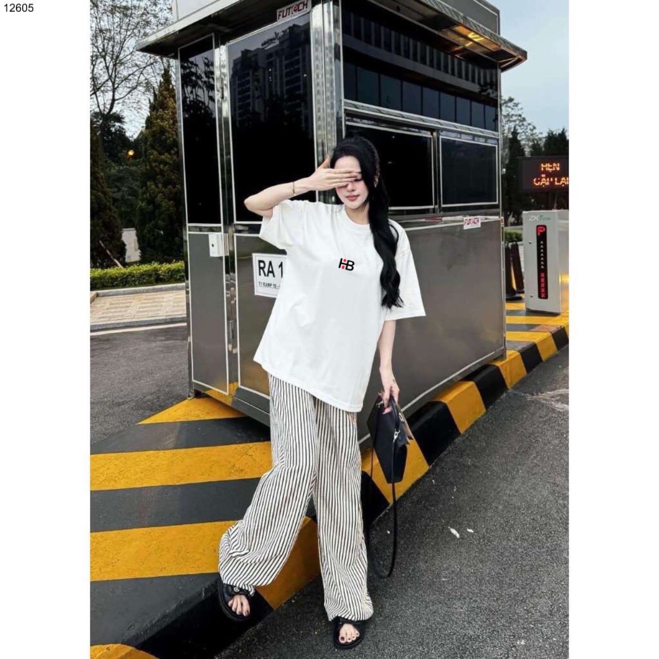 Set bộ áo phông quần kẻ