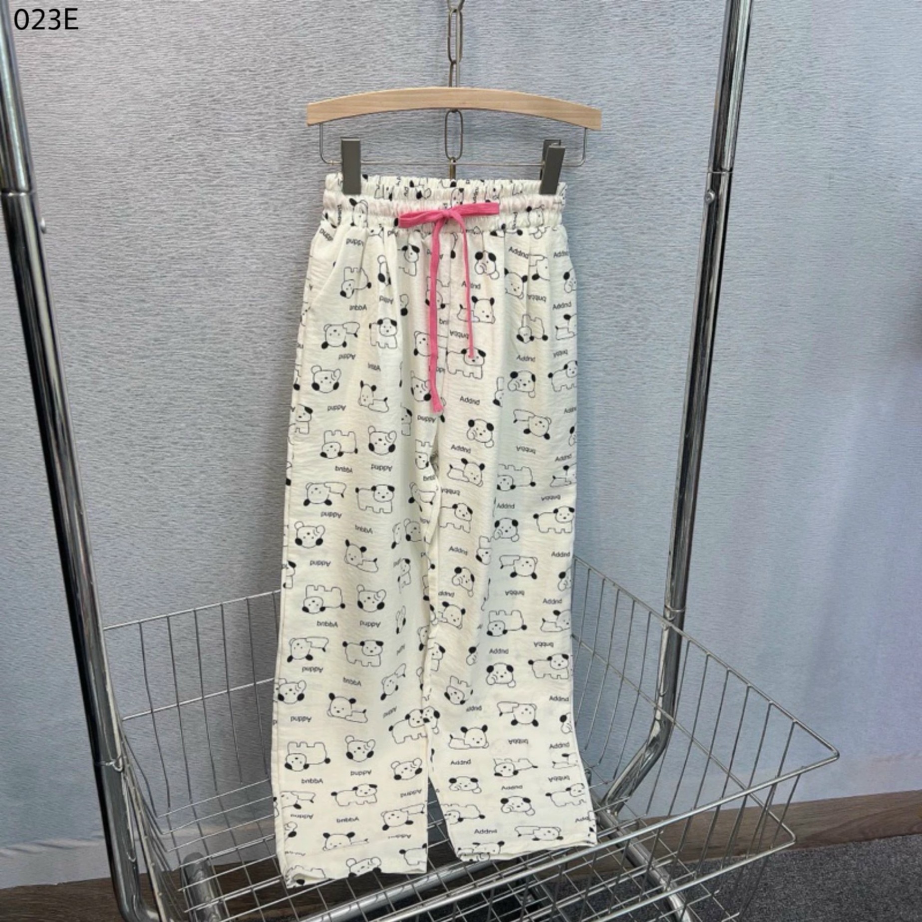 Quần baggy hoạ tiết