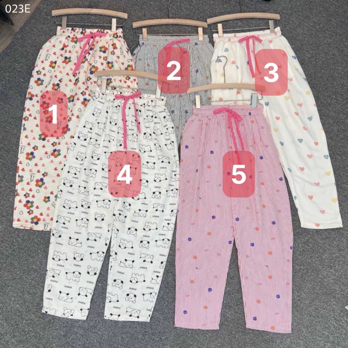 Quần baggy hoạ tiết