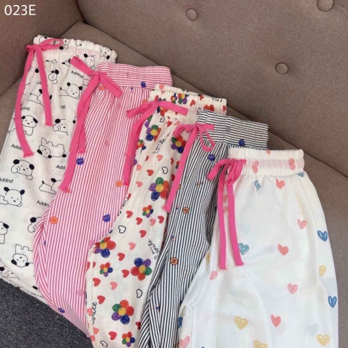 Quần baggy hoạ tiết