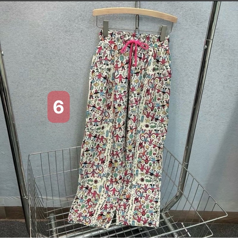 Quần baggy hoạ tiết