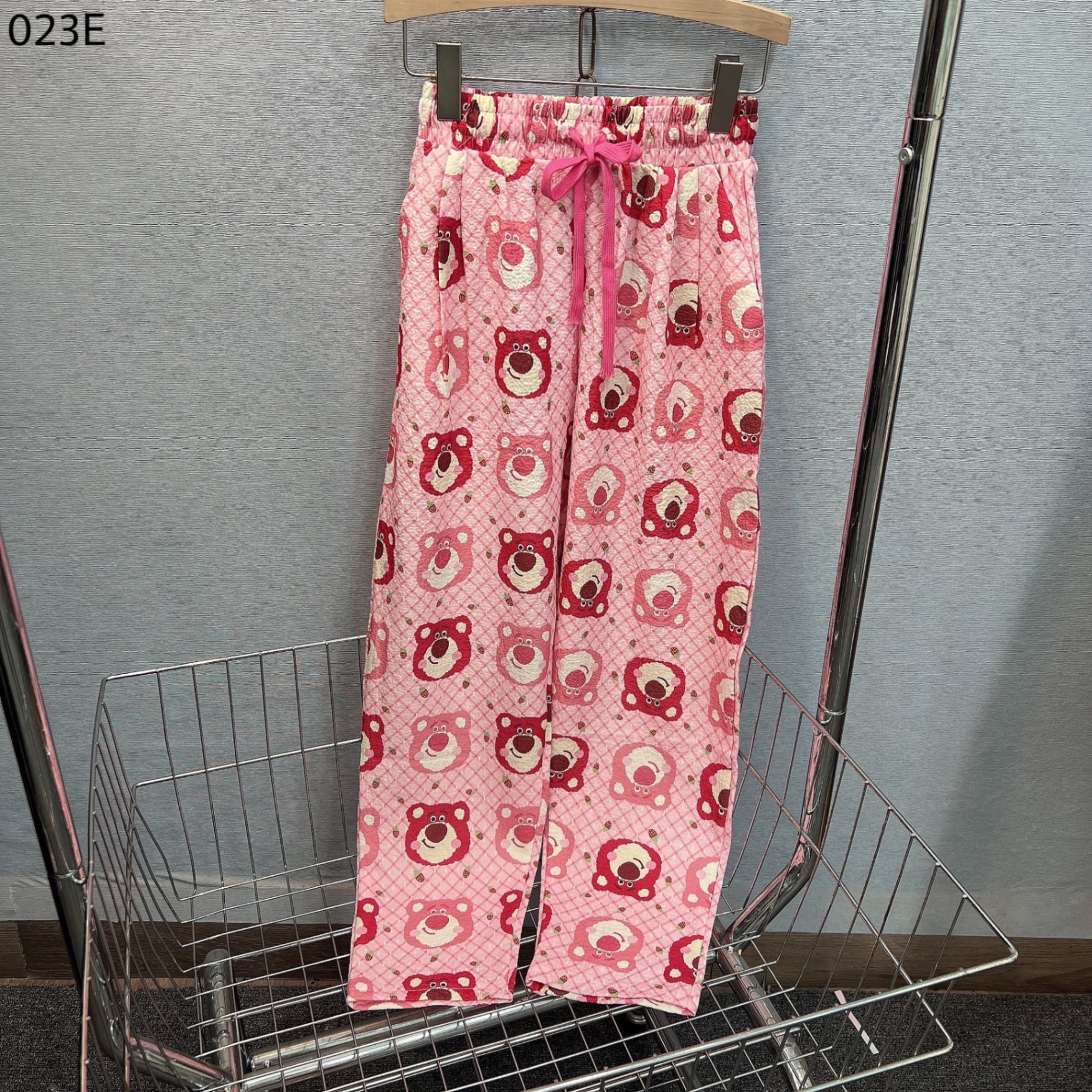 Quần baggy hoạ tiết