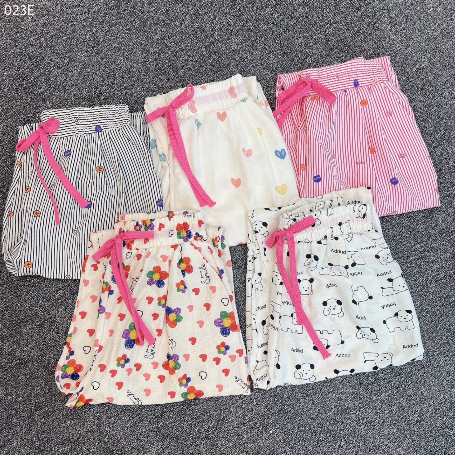 Quần baggy hoạ tiết