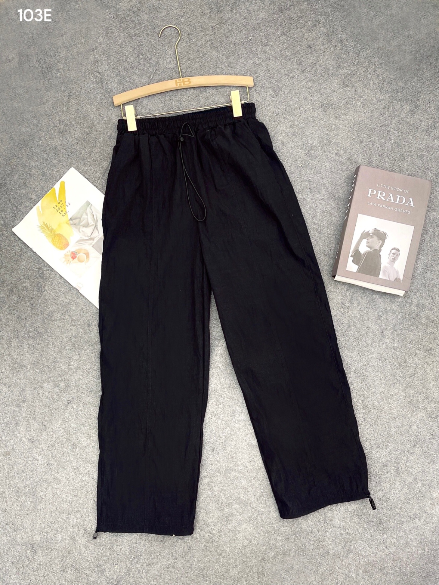 Quần jogger dù