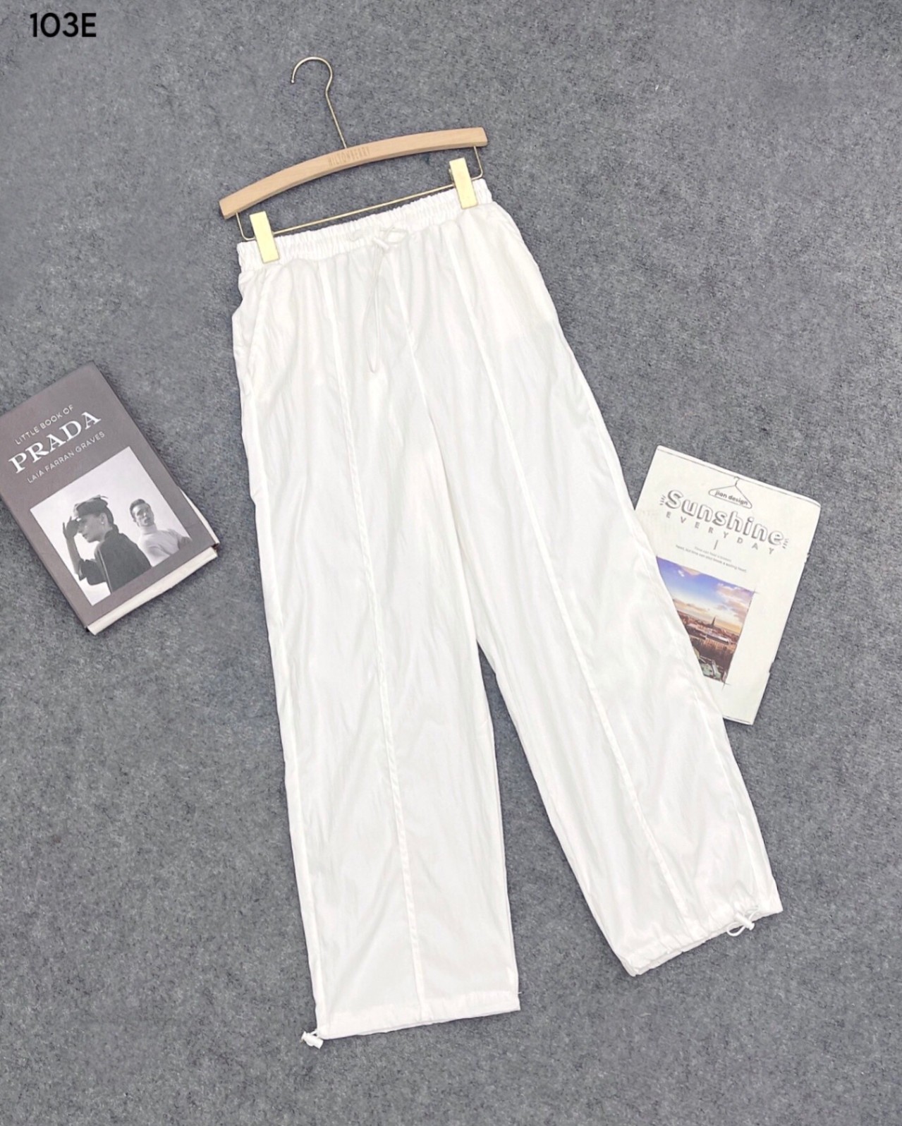 Quần jogger dù