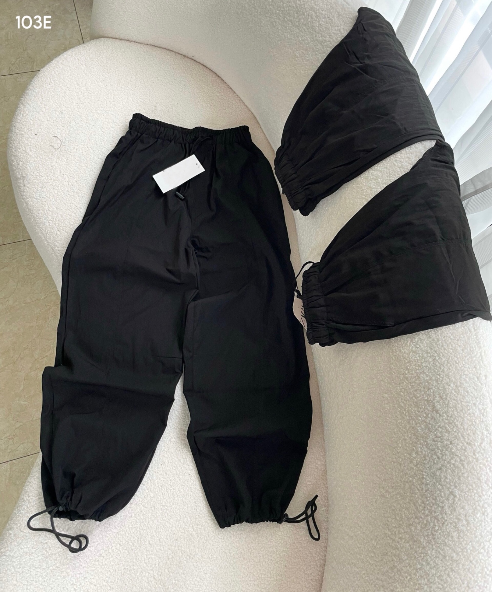 Quần jogger dù