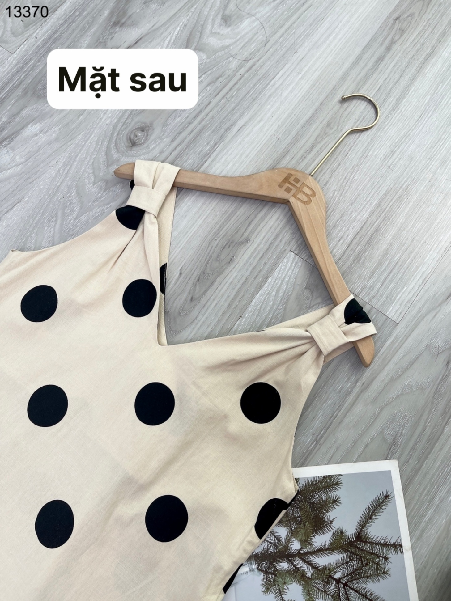 Đầm họa tiết chấm bi